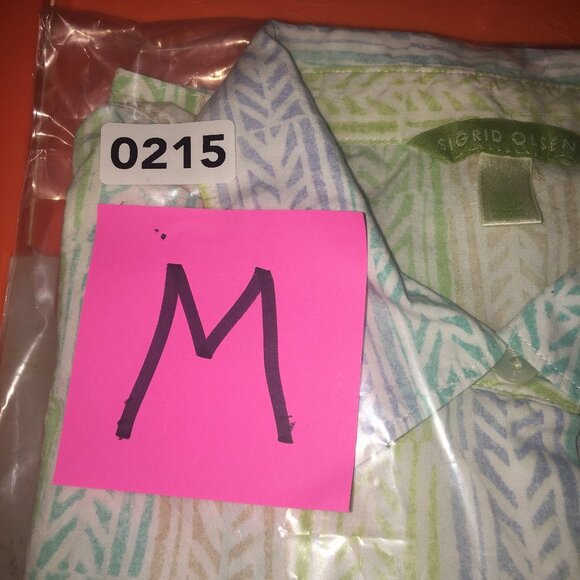 Sigrid Olsen L Button Down Shirt in Watercolors with Roses - Picture 13 of 13